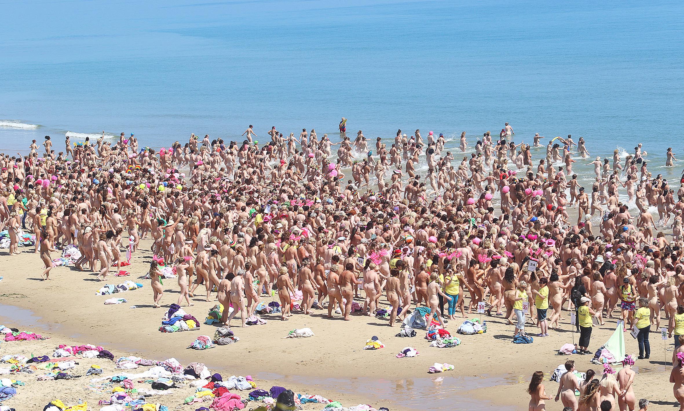 где есть пляжи с голыми людьми фото 1